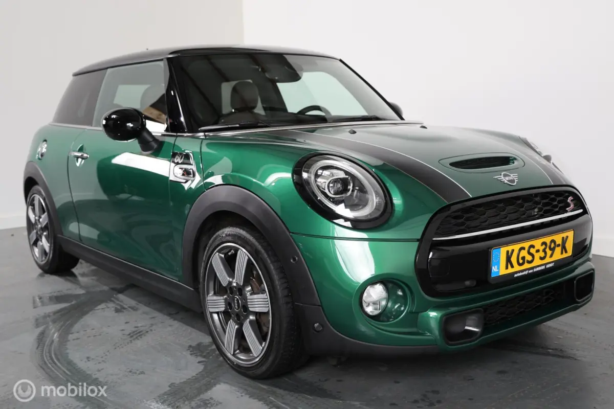 S 2.0 60 Years Edition - Pano - Stoelverwarming - Carplay