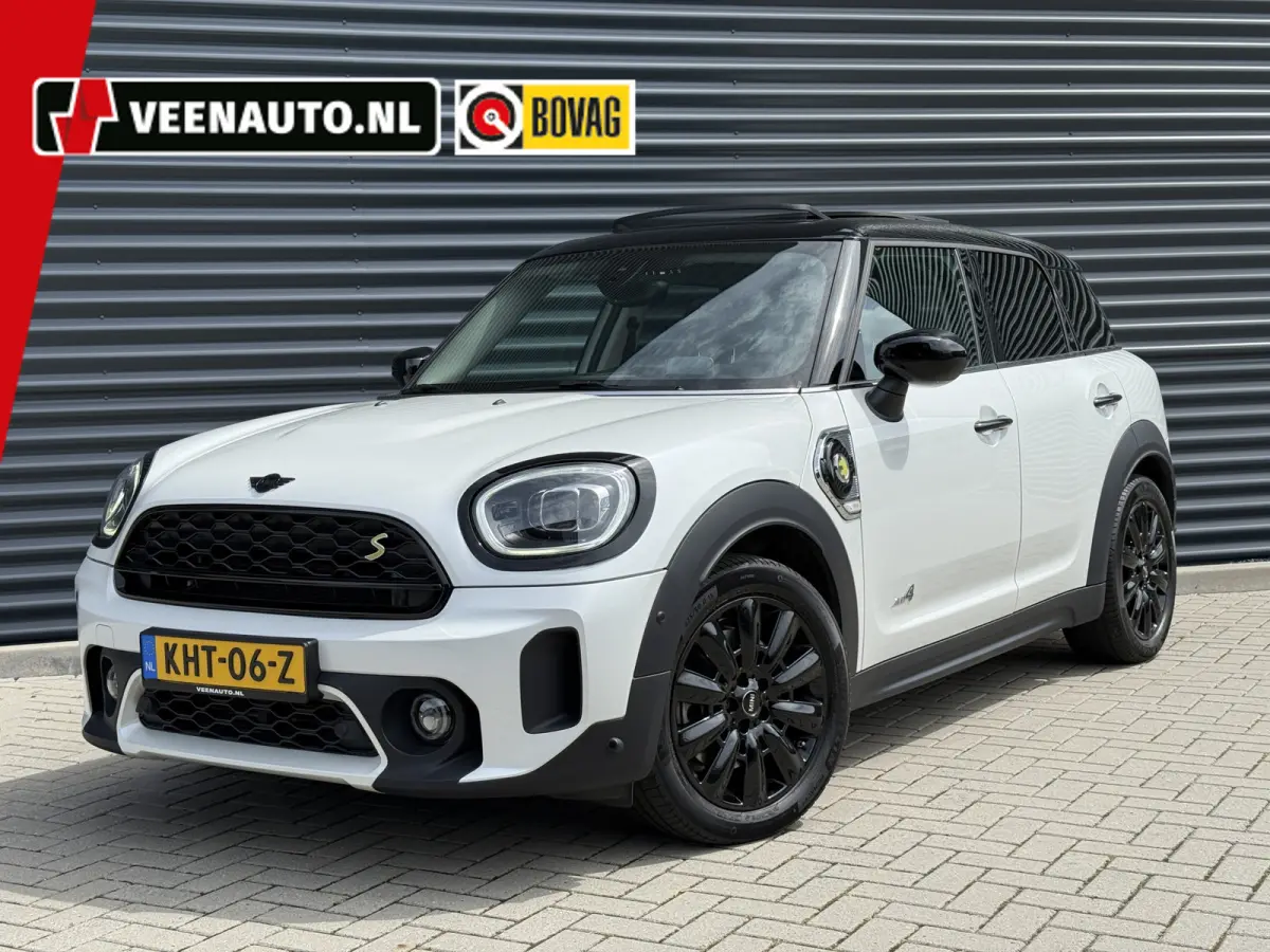 2.0 Cooper SE ALL4 Pano/H&K/Camera/Apple