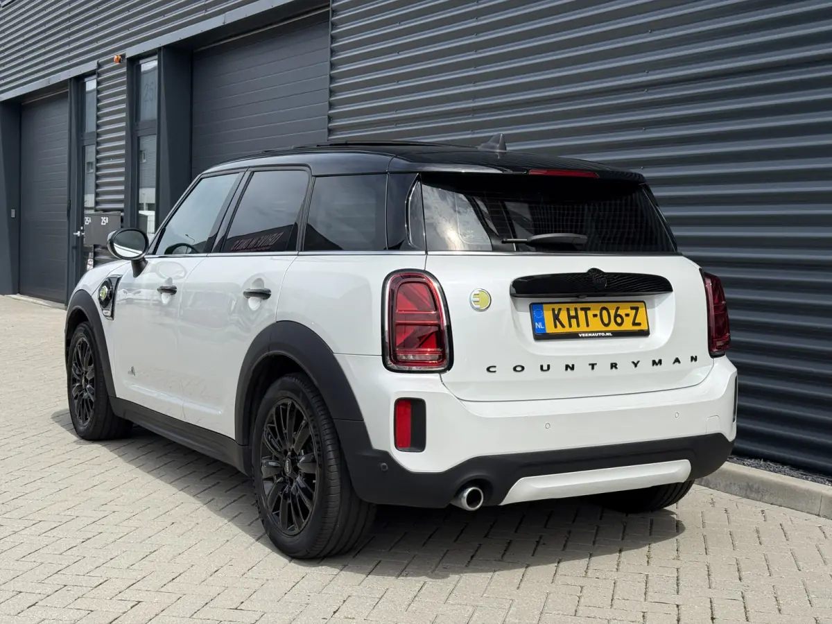2.0 Cooper SE ALL4 Pano/H&K/Camera/Apple