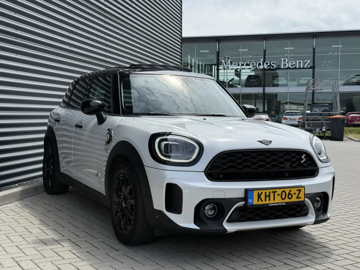 2.0 Cooper SE ALL4 Pano/H&K/Camera/Apple