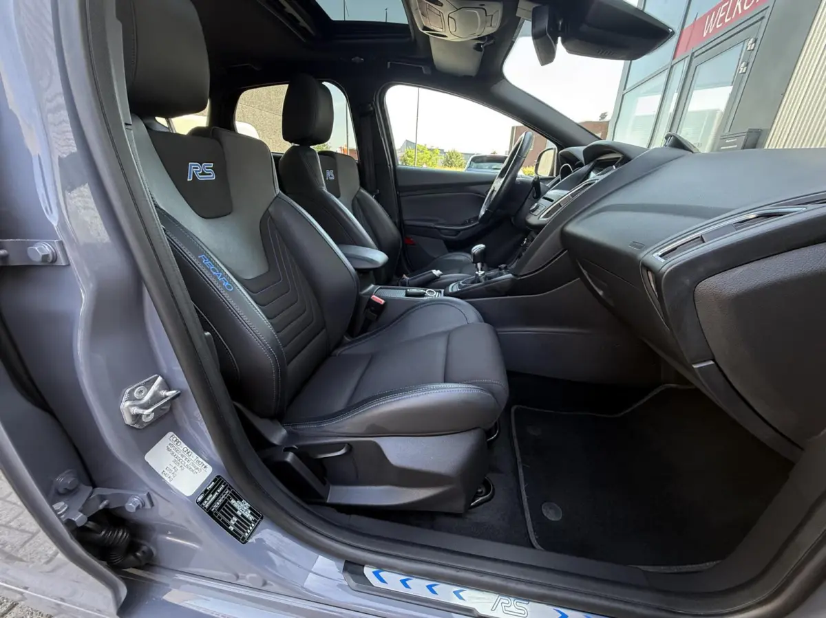 2.3 RS |KEYLESS|DAKRAAM|SONY|CARPLAY