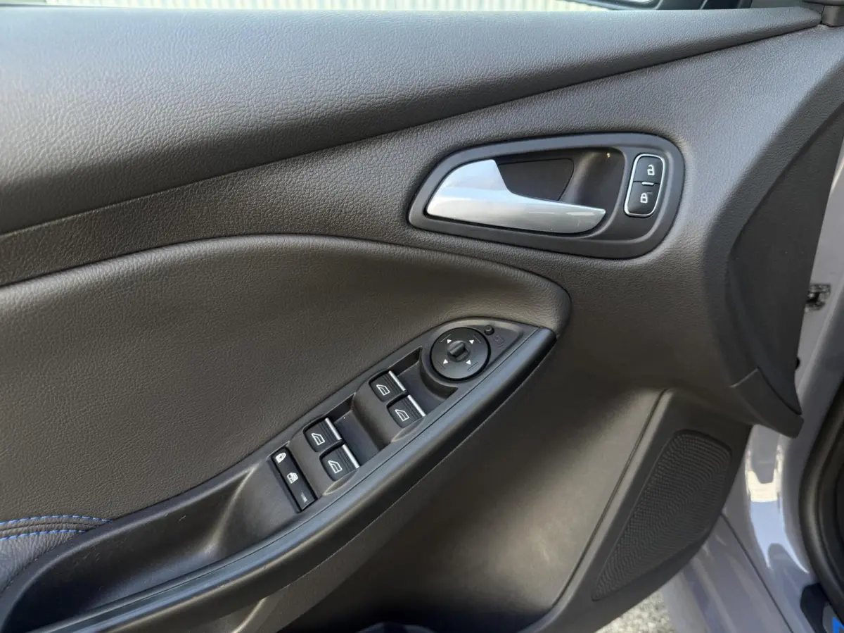 2.3 RS |KEYLESS|DAKRAAM|SONY|CARPLAY