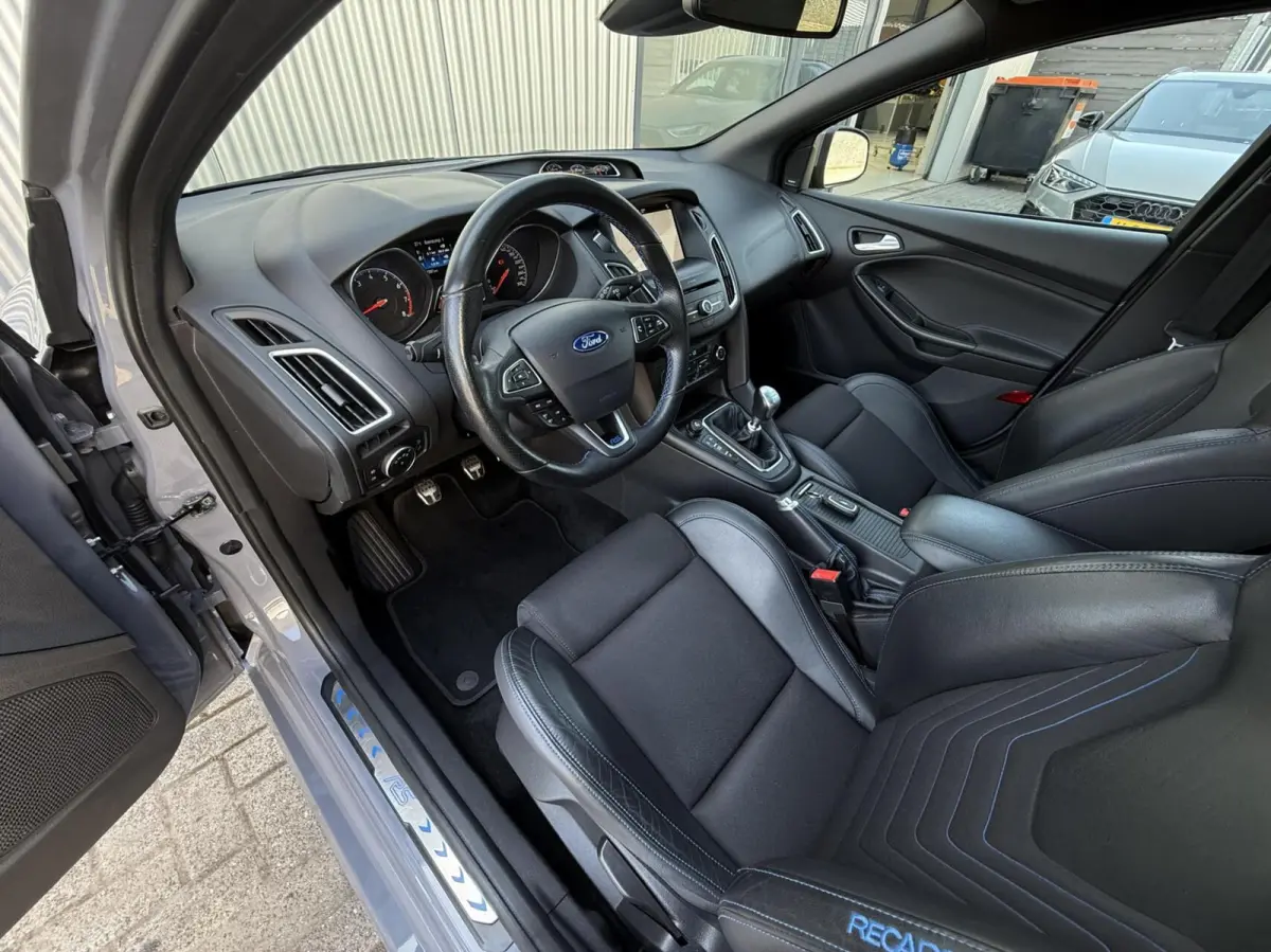 2.3 RS |KEYLESS|DAKRAAM|SONY|CARPLAY