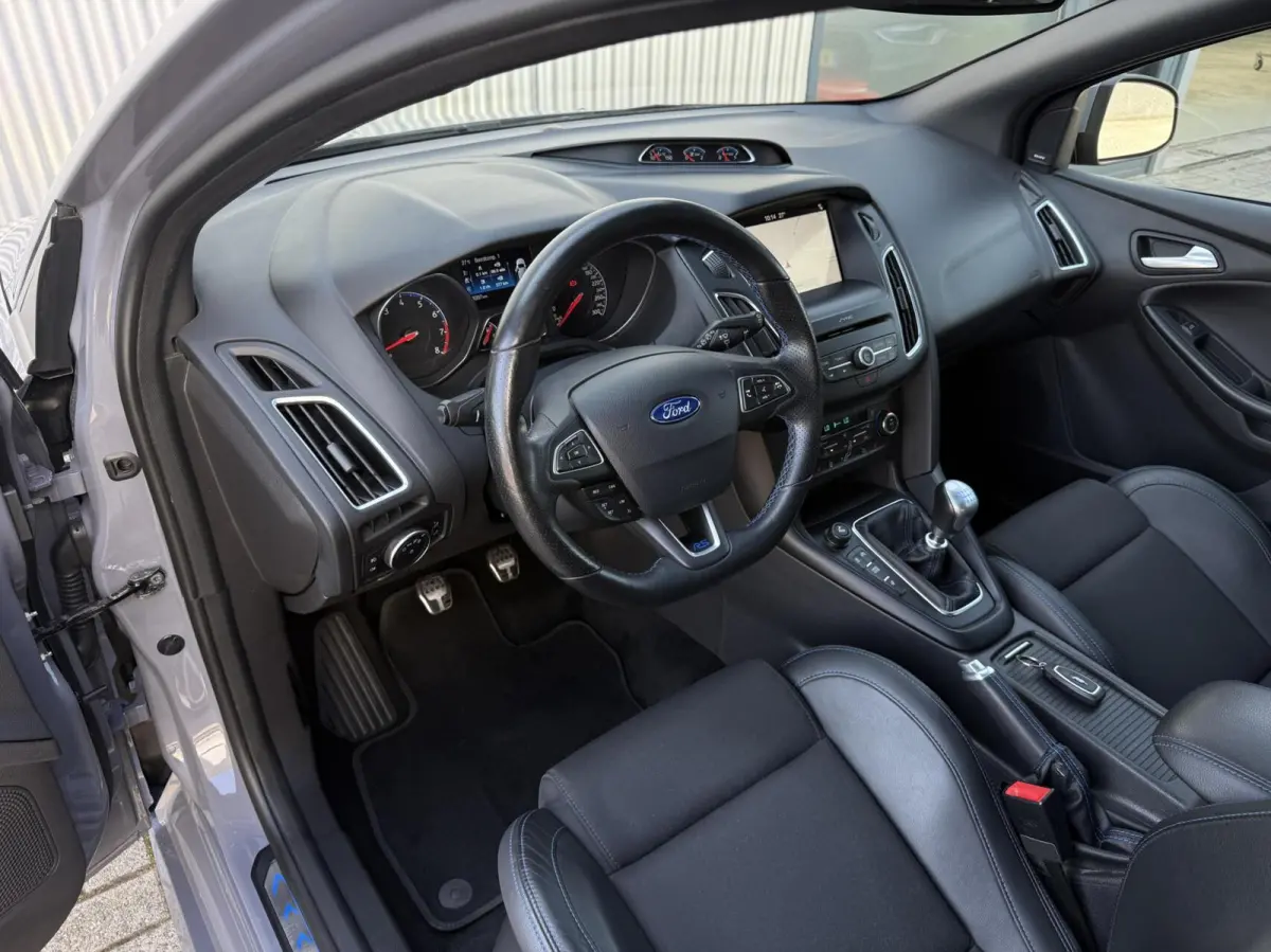 2.3 RS |KEYLESS|DAKRAAM|SONY|CARPLAY