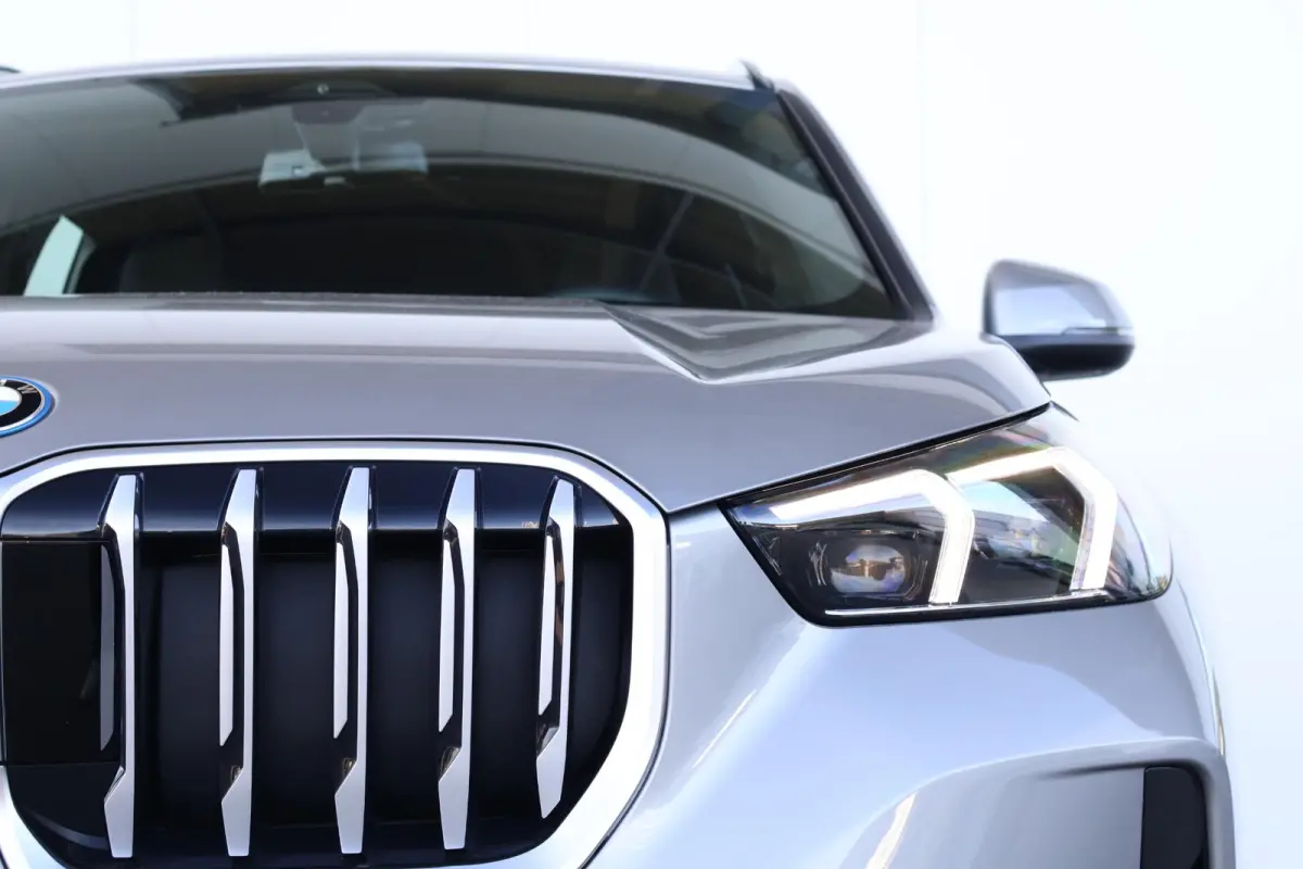 xDrive25e | SoH 100% | M-Sport Pakket | Driving Assistant Plus | Comfort Access | Achteruitrijcamera | PDC | Verwarmde Voorstoelen |