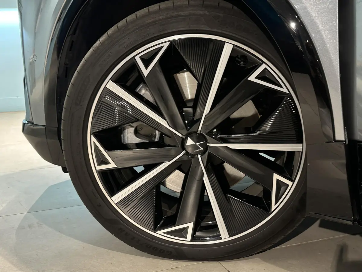 Long Range Étoile Absolute Comfort Tech 97 kWh | Massage Stoelen | Head up Display | adaptive Cruise | FOCAL HIFI