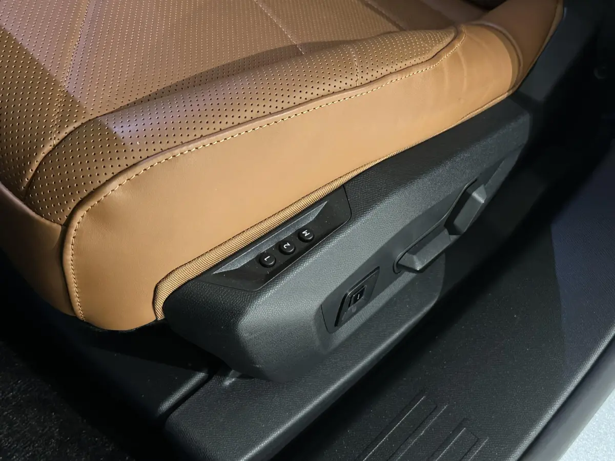 Long Range Étoile Absolute Comfort Tech 97 kWh | Massage Stoelen | Head up Display | adaptive Cruise | FOCAL HIFI