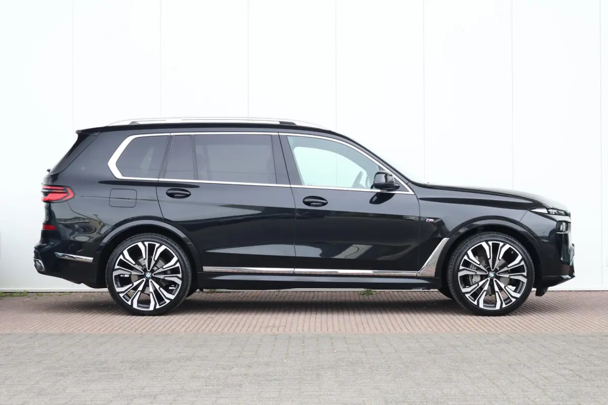 xDrive40i | M-Sport Pakket | Skylounge Pano Dak | Bowers & Wilkins | Alcantara Hemel | Driving Assistant Professional | 23'' LM |