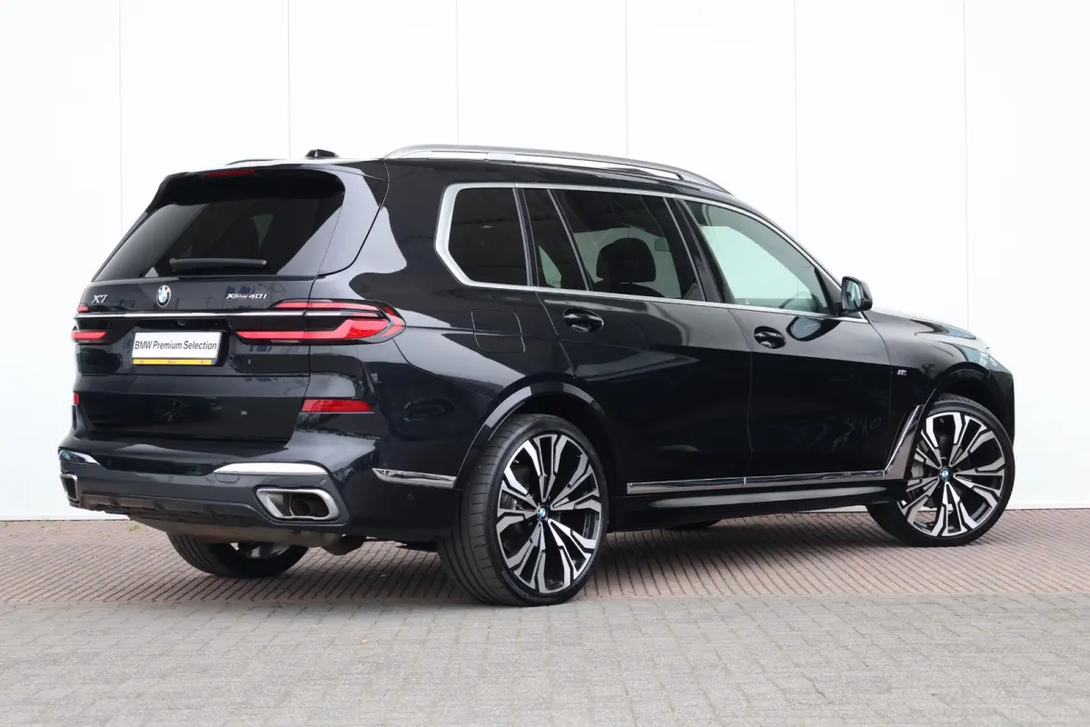 xDrive40i | M-Sport Pakket | Skylounge Pano Dak | Bowers & Wilkins | Alcantara Hemel | Driving Assistant Professional | 23'' LM |