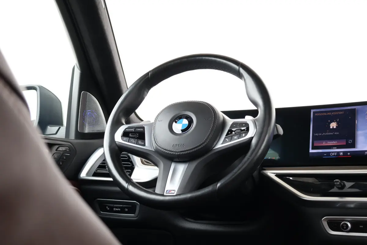 xDrive40i | M-Sport Pakket | Skylounge Pano Dak | Bowers & Wilkins | Alcantara Hemel | Driving Assistant Professional | 23'' LM |