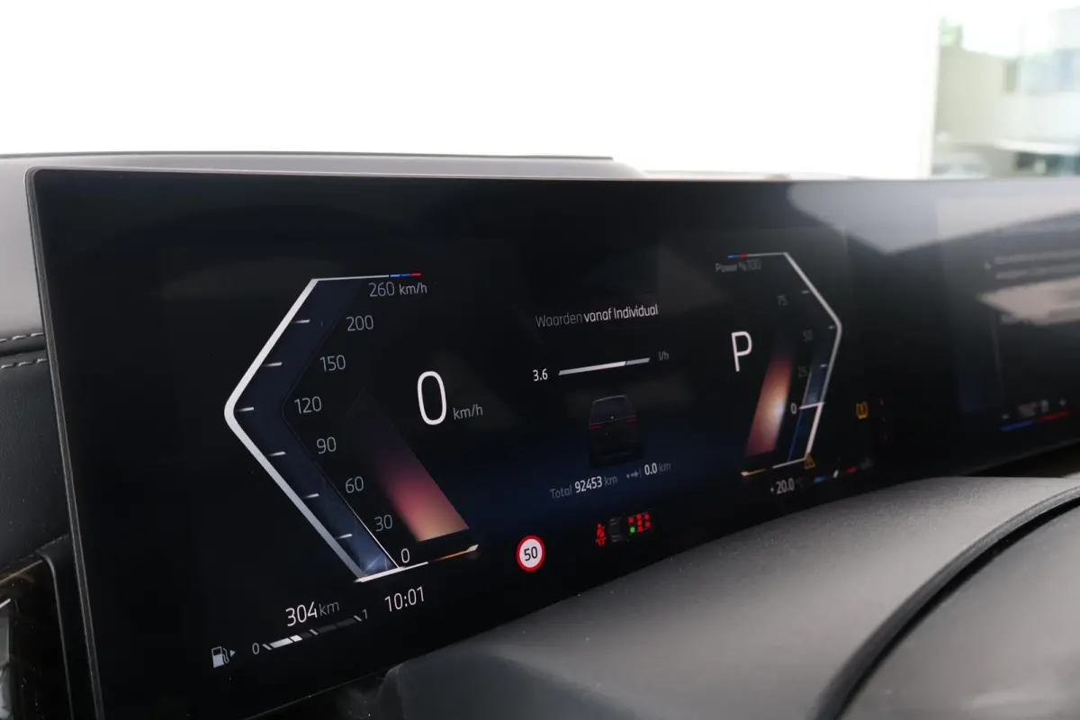 xDrive40i | M-Sport Pakket | Skylounge Pano Dak | Bowers & Wilkins | Alcantara Hemel | Driving Assistant Professional | 23'' LM |