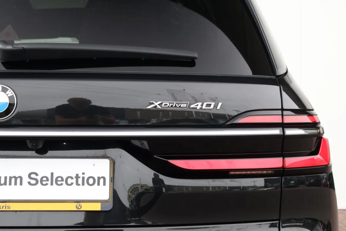xDrive40i | M-Sport Pakket | Skylounge Pano Dak | Bowers & Wilkins | Alcantara Hemel | Driving Assistant Professional | 23'' LM |