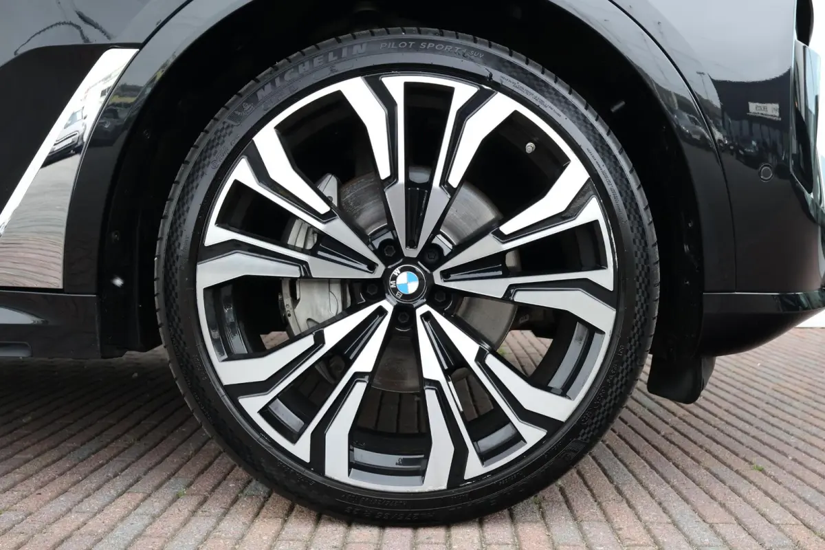 xDrive40i | M-Sport Pakket | Skylounge Pano Dak | Bowers & Wilkins | Alcantara Hemel | Driving Assistant Professional | 23'' LM |