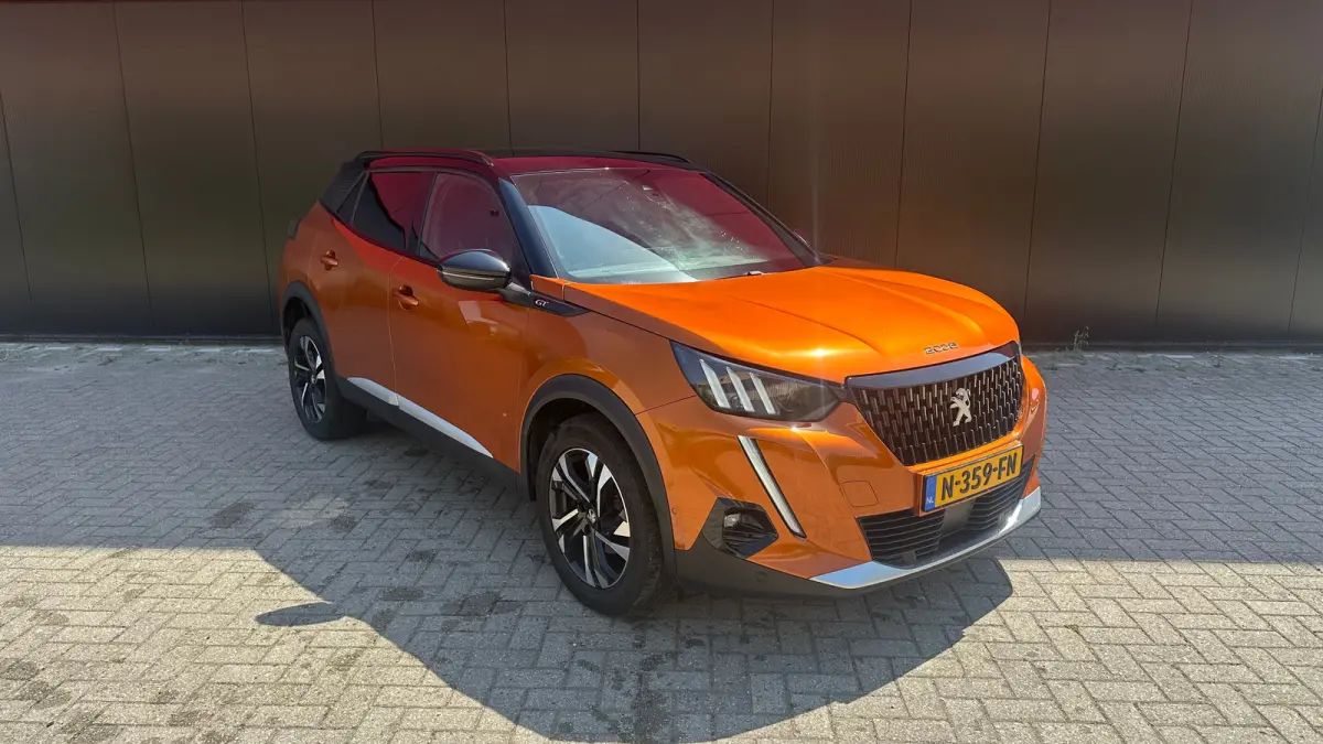 1.2 PureTech GT | Trekhaak | Camera | Apaptieve Cruise | Navigatie | Carplay | | Achterbank in delen neerklapbaar | Achteruitrijcamera | Airco (automatisch)