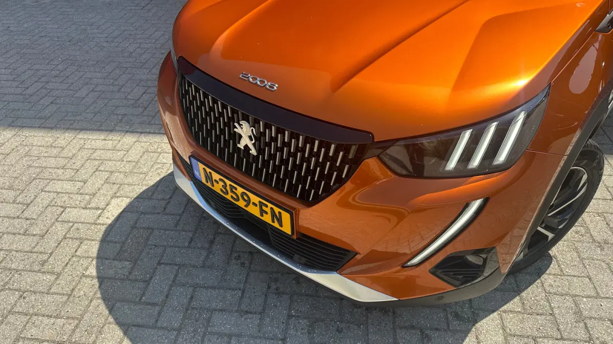 1.2 PureTech GT | Trekhaak | Camera | Apaptieve Cruise | Navigatie | Carplay | | Achterbank in delen neerklapbaar | Achteruitrijcamera | Airco (automatisch)