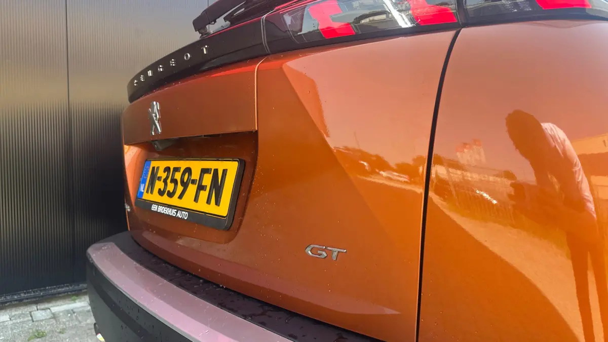 1.2 PureTech GT | Trekhaak | Camera | Apaptieve Cruise | Navigatie | Carplay | | Achterbank in delen neerklapbaar | Achteruitrijcamera | Airco (automatisch)