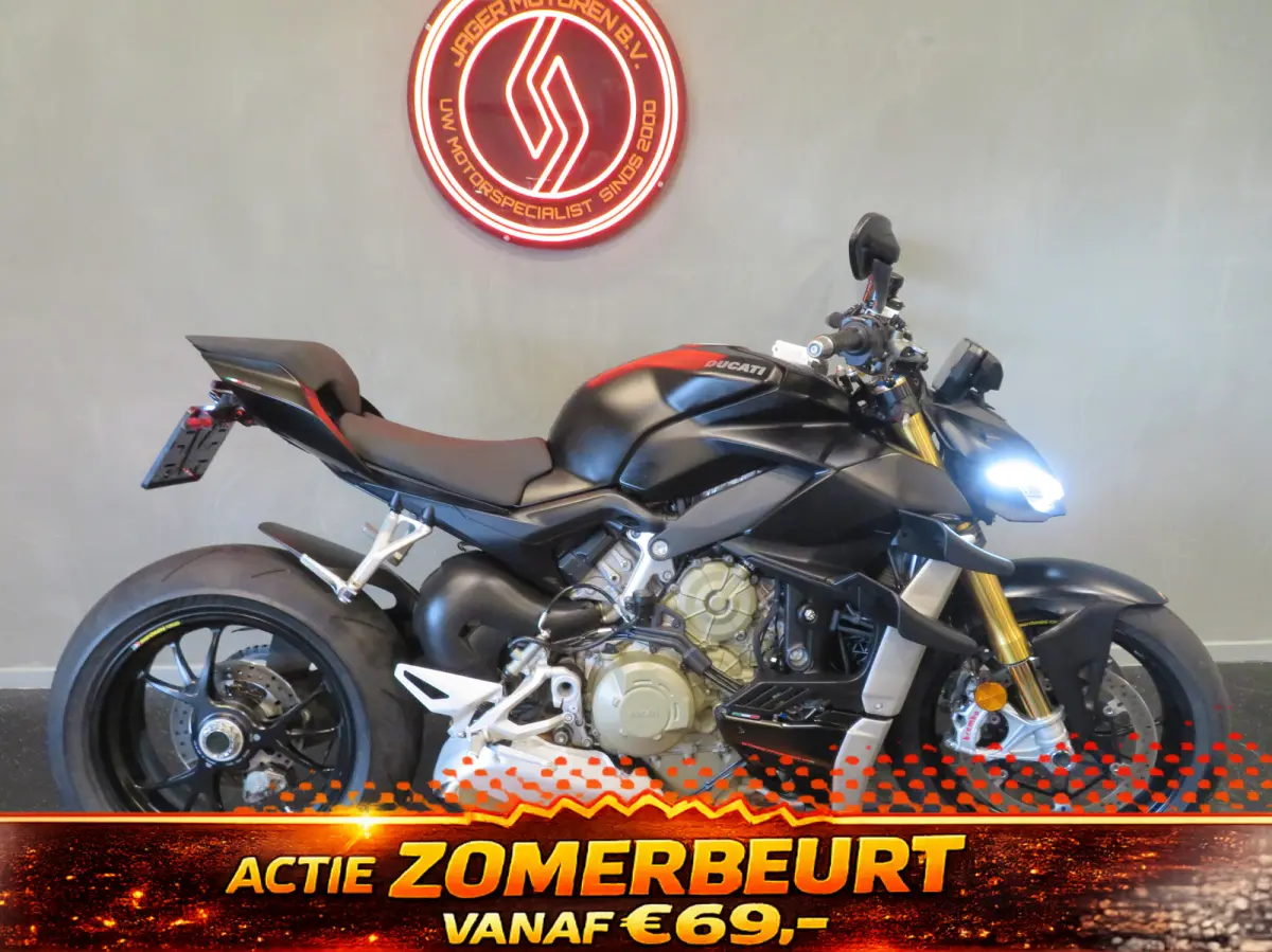 BLACK! 1STE EIG.