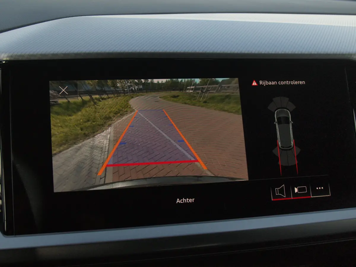 40 Launch edition Advanced Plus 77 kWh | SOH 92% | Panoramadak | Sonos | Camera | Black optic pakket | NL-Auto |
