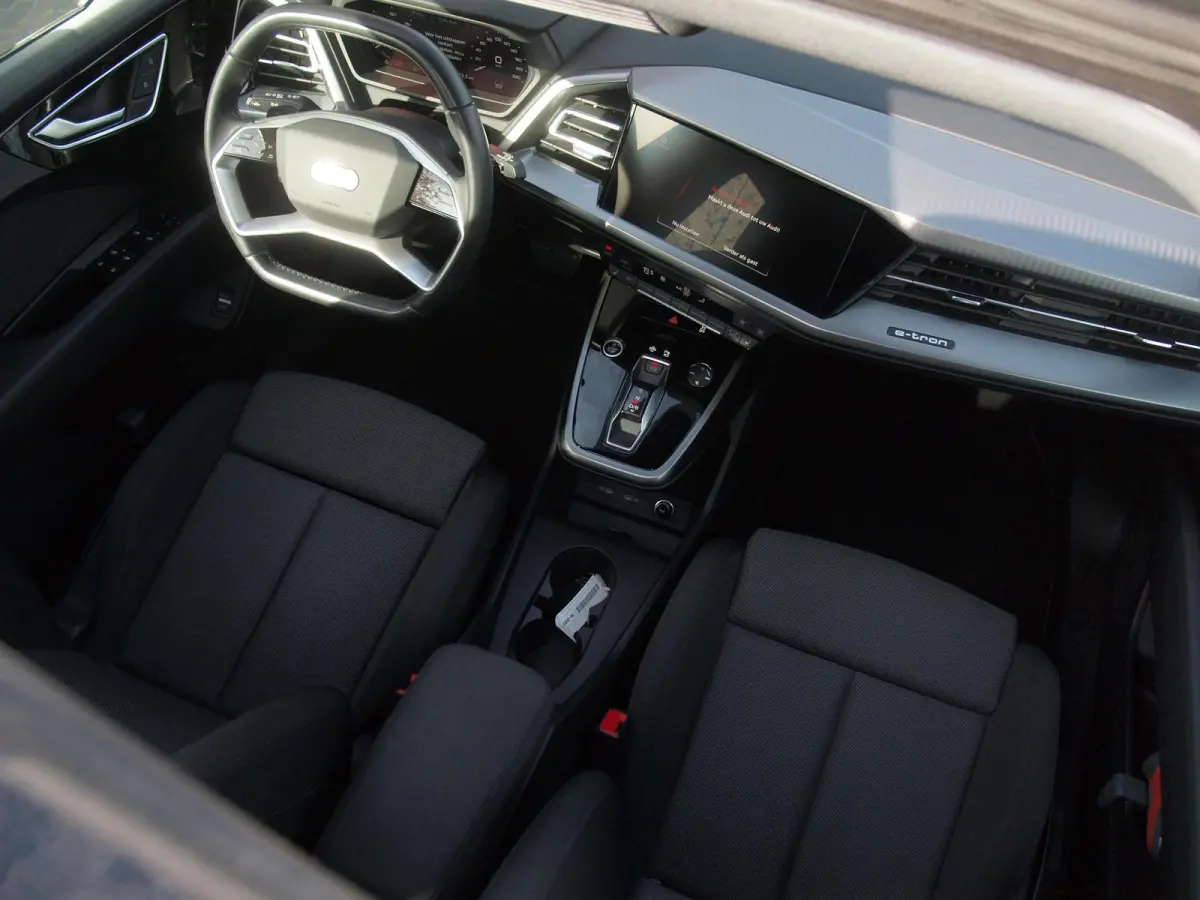 40 Launch edition Advanced Plus 77 kWh | SOH 92% | Panoramadak | Sonos | Camera | Black optic pakket | NL-Auto |