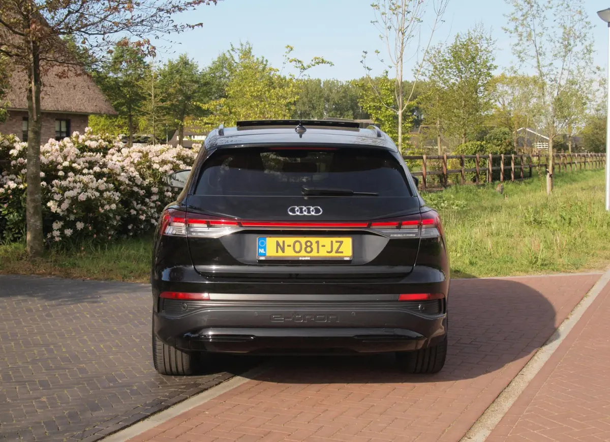 40 Launch edition Advanced Plus 77 kWh | SOH 92% | Panoramadak | Sonos | Camera | Black optic pakket | NL-Auto |