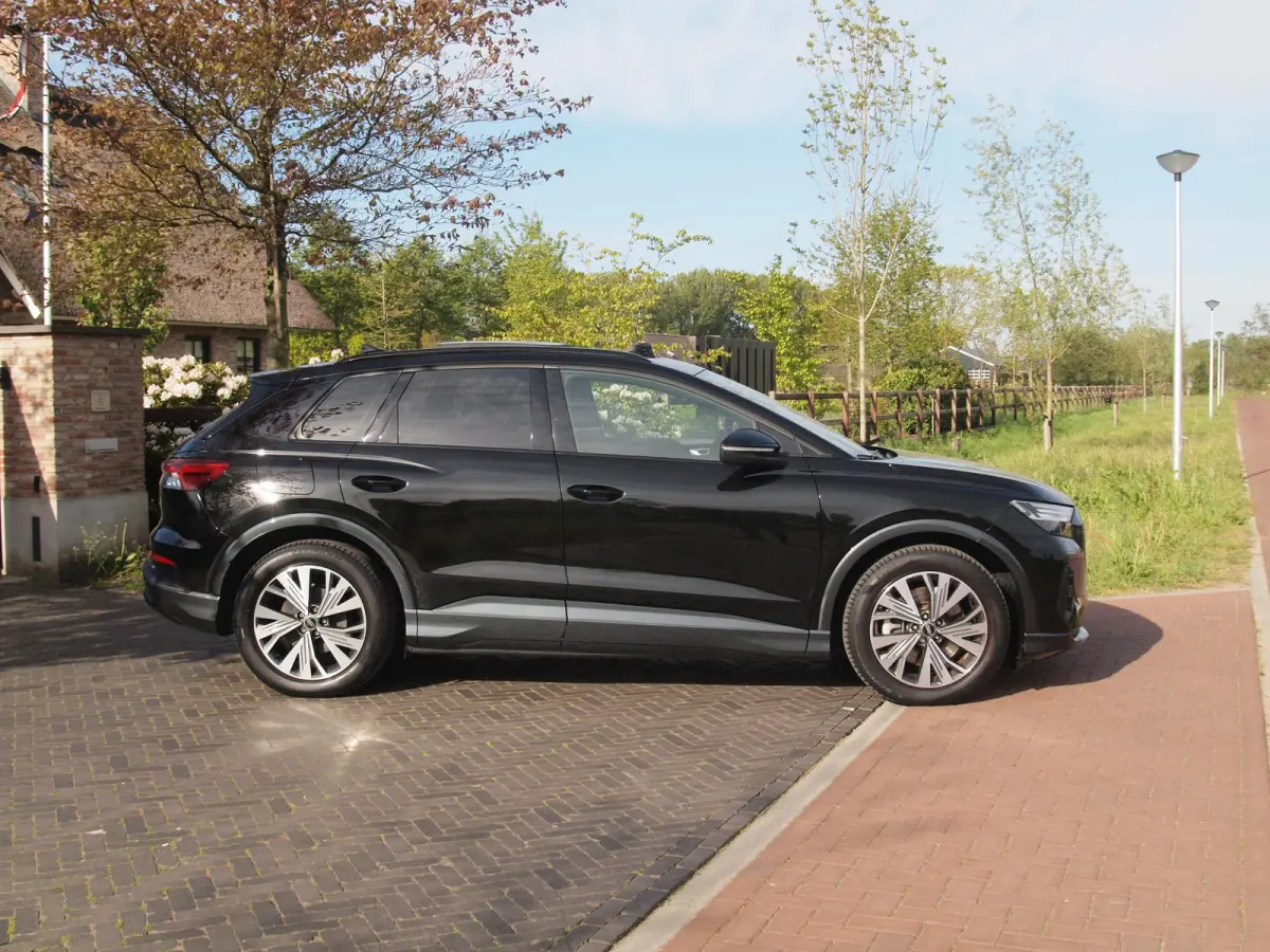 40 Launch edition Advanced Plus 77 kWh | SOH 92% | Panoramadak | Sonos | Camera | Black optic pakket | NL-Auto |