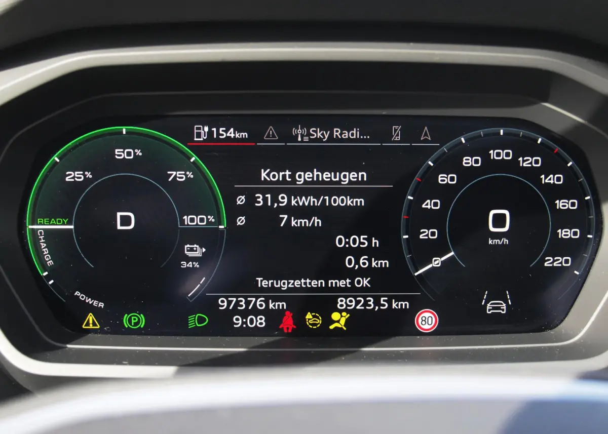 40 Launch edition Advanced Plus 77 kWh | SOH 92% | Panoramadak | Sonos | Camera | Black optic pakket | NL-Auto |