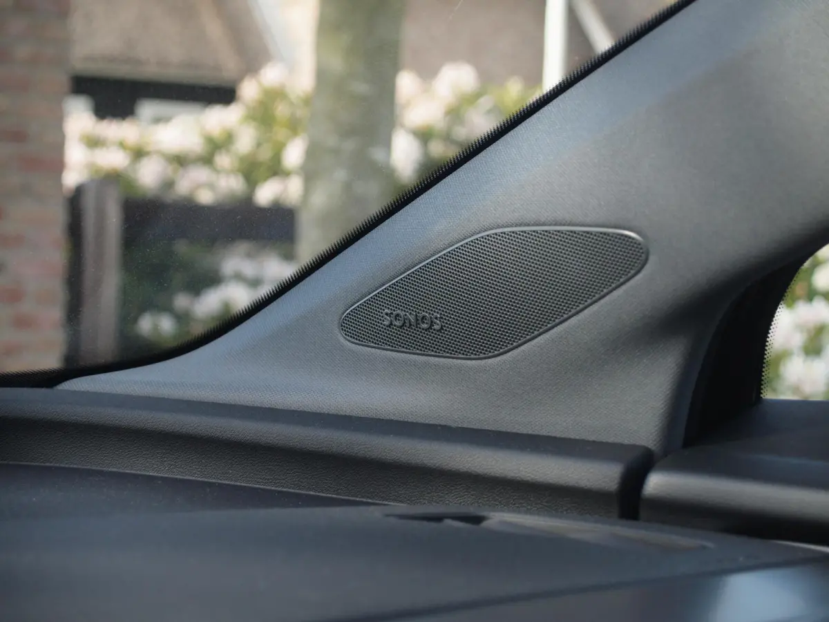 40 Launch edition Advanced Plus 77 kWh | SOH 92% | Panoramadak | Sonos | Camera | Black optic pakket | NL-Auto |