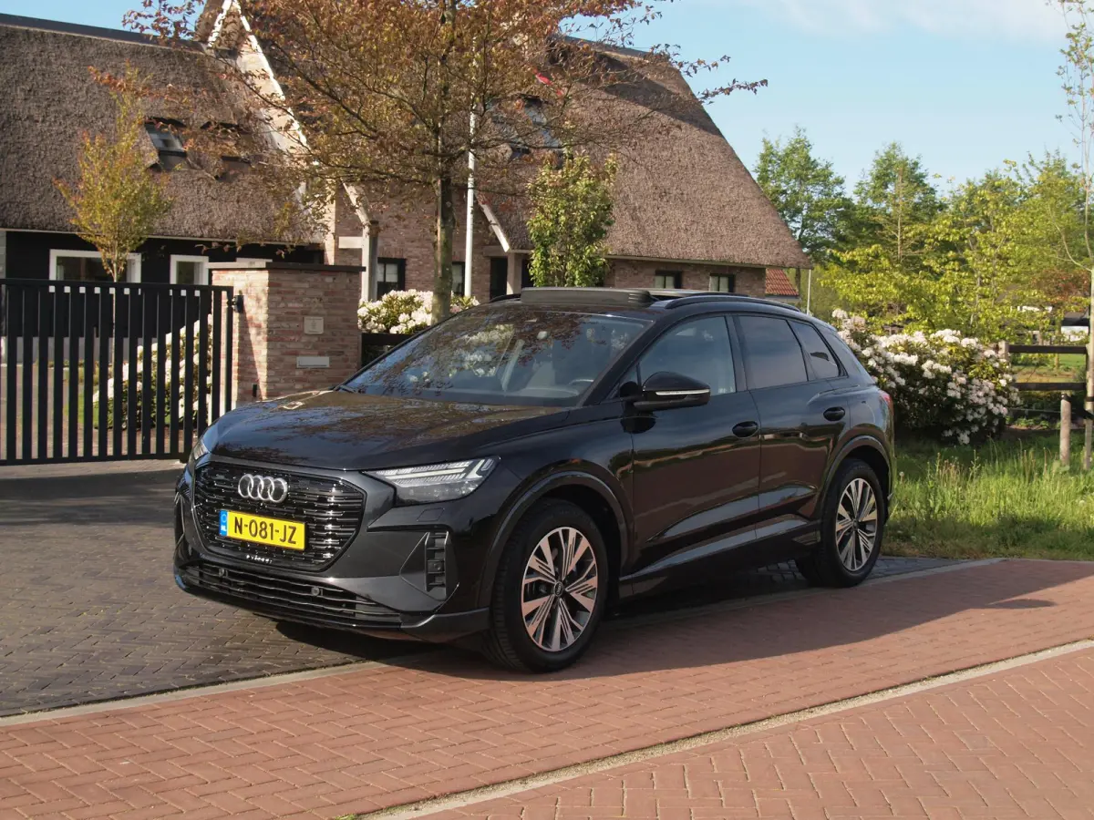 40 Launch edition Advanced Plus 77 kWh | SOH 92% | Panoramadak | Sonos | Camera | Black optic pakket | NL-Auto |