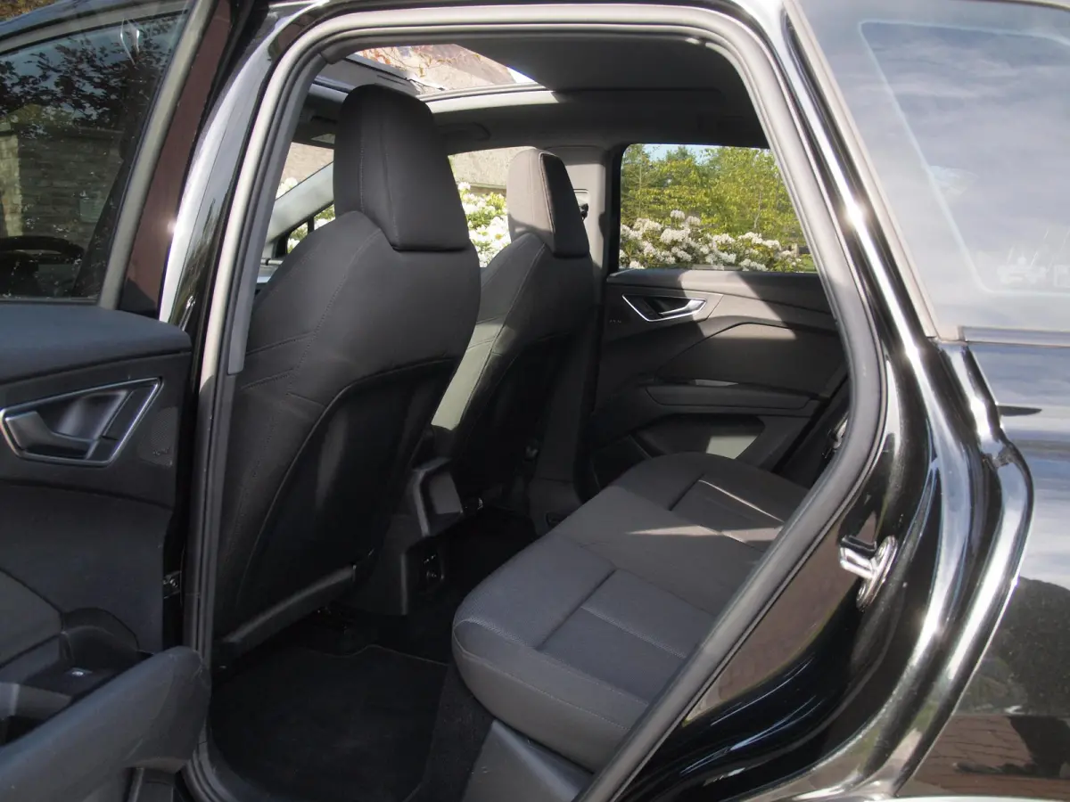 40 Launch edition Advanced Plus 77 kWh | SOH 92% | Panoramadak | Sonos | Camera | Black optic pakket | NL-Auto |