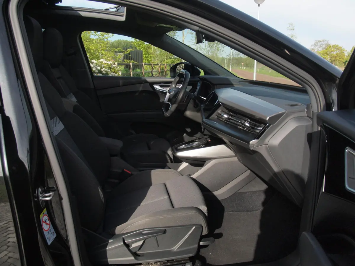 40 Launch edition Advanced Plus 77 kWh | SOH 92% | Panoramadak | Sonos | Camera | Black optic pakket | NL-Auto |