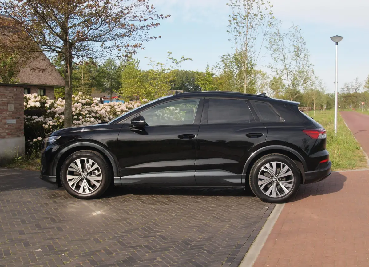 40 Launch edition Advanced Plus 77 kWh | SOH 92% | Panoramadak | Sonos | Camera | Black optic pakket | NL-Auto |