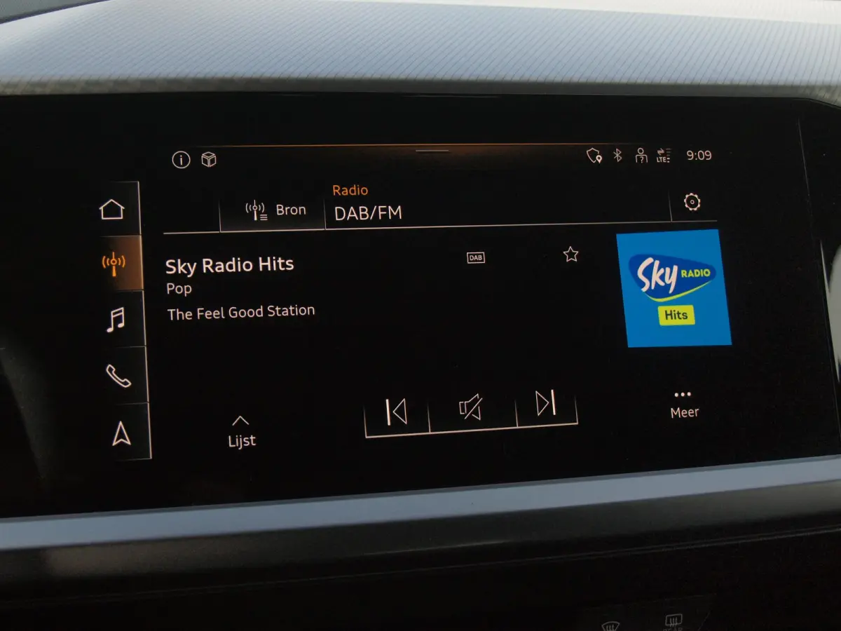 40 Launch edition Advanced Plus 77 kWh | SOH 92% | Panoramadak | Sonos | Camera | Black optic pakket | NL-Auto |