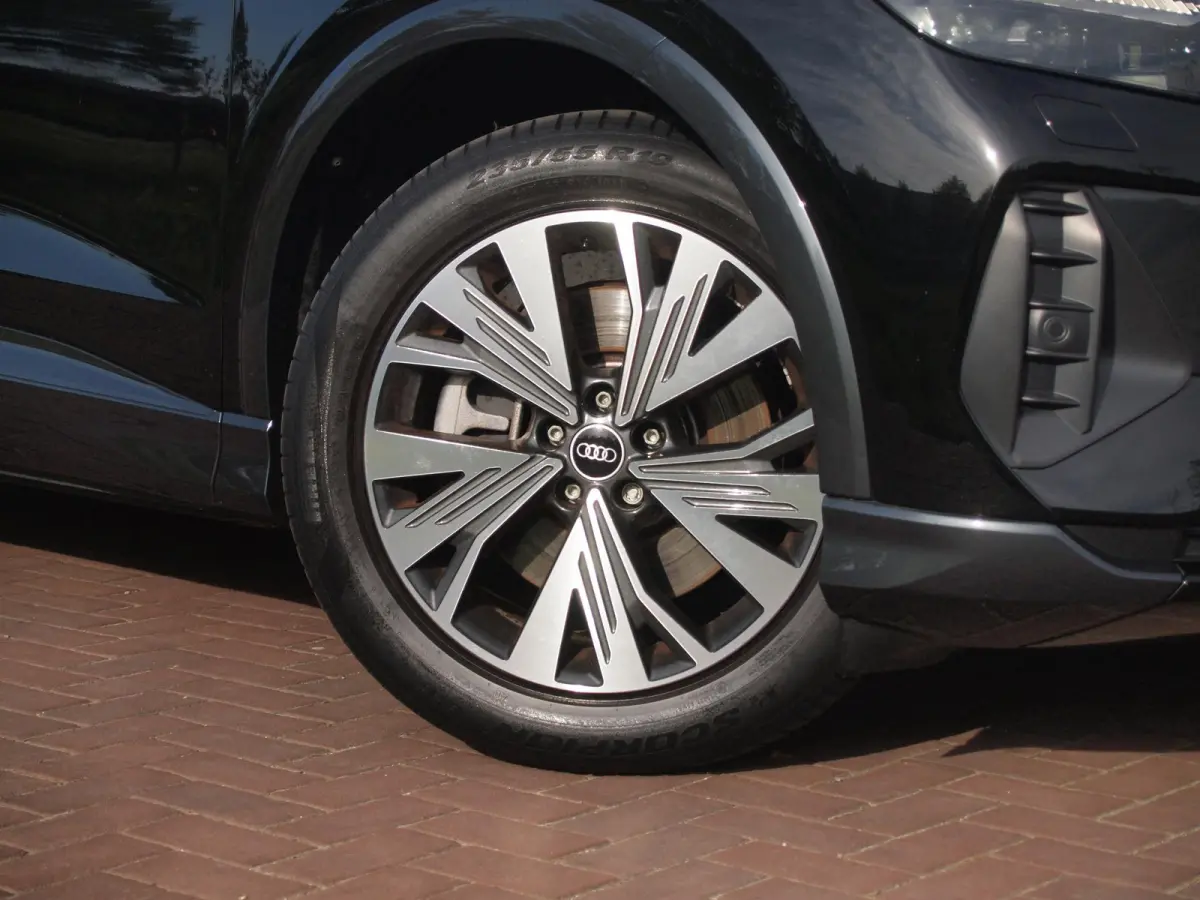40 Launch edition Advanced Plus 77 kWh | SOH 92% | Panoramadak | Sonos | Camera | Black optic pakket | NL-Auto |
