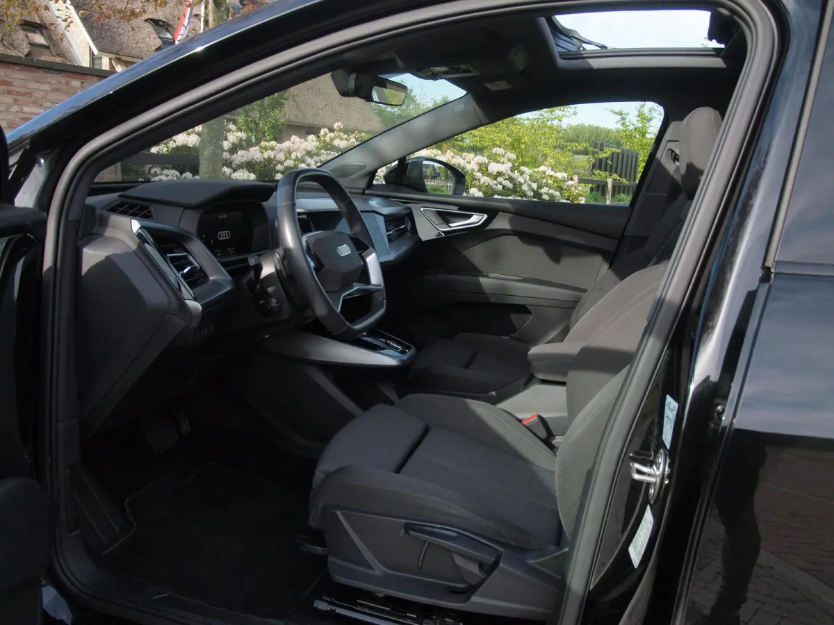 40 Launch edition Advanced Plus 77 kWh | SOH 92% | Panoramadak | Sonos | Camera | Black optic pakket | NL-Auto |
