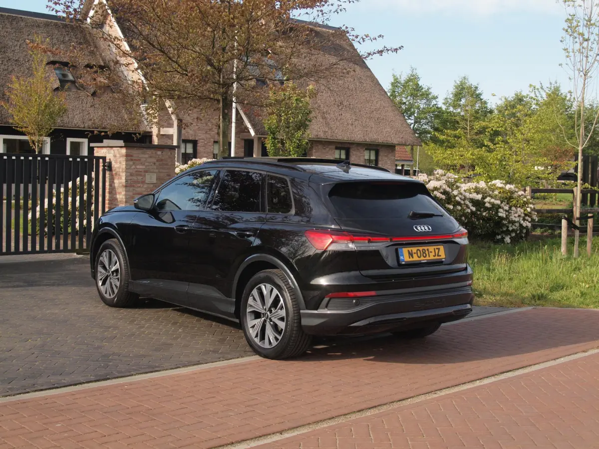 40 Launch edition Advanced Plus 77 kWh | SOH 92% | Panoramadak | Sonos | Camera | Black optic pakket | NL-Auto |