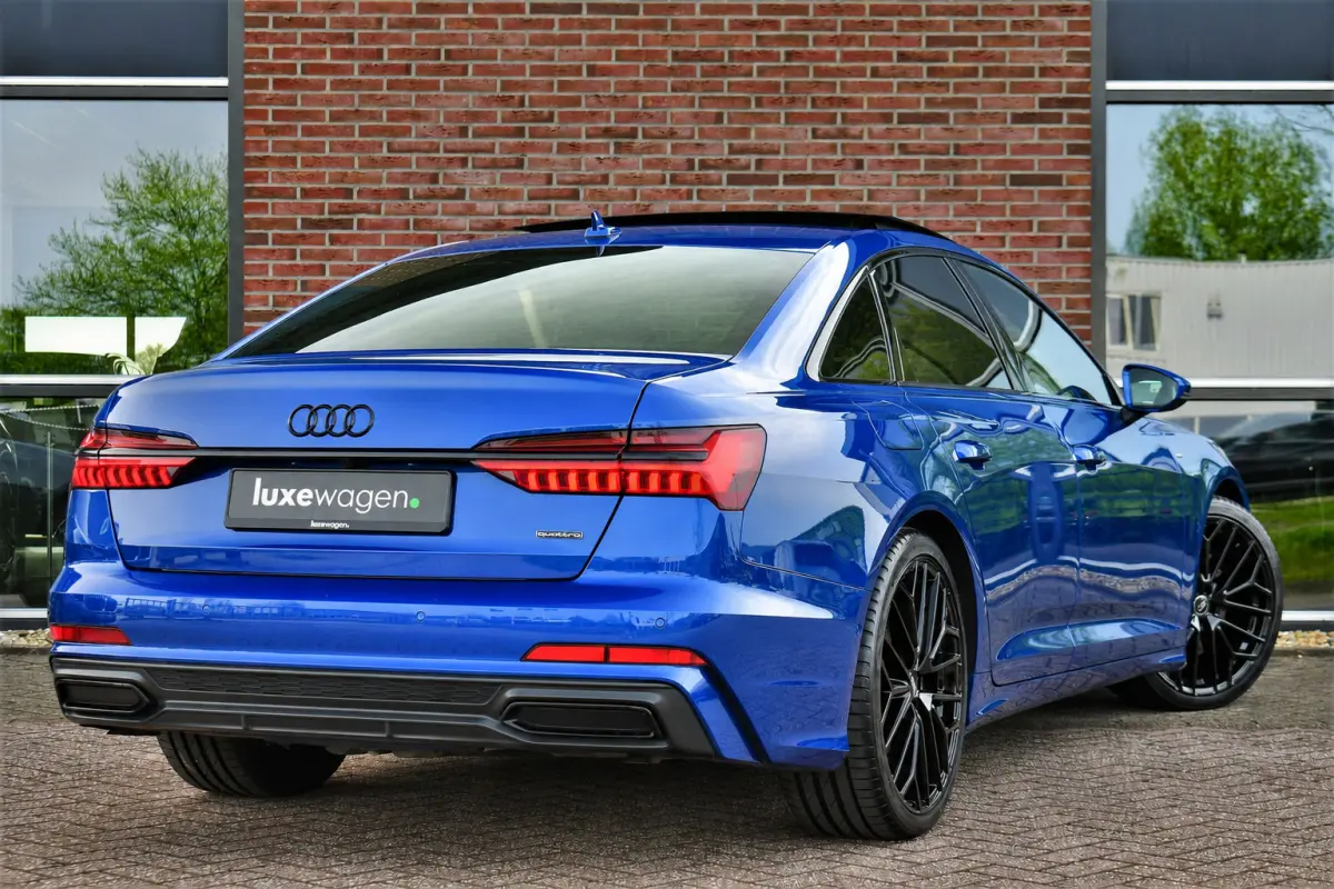 55 TFSI e quattro Competition Pano Ultra-blau HUD ACC B&O