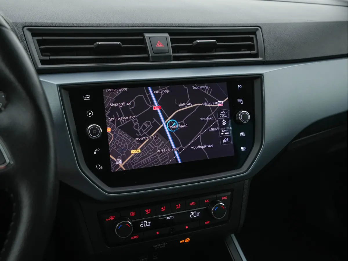 1.0 TSI Style Business Intense (INCL-BTW) Aut. *ADAPTIVE-CRUISE | NAVI-FULLMAP | KEYLESS | CAMERA | DAB | CARPLAY | PRIVACY-GLASS | ECC | PDC | 16''ALU*