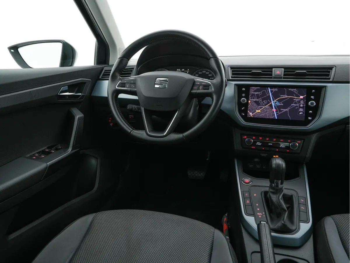 1.0 TSI Style Business Intense (INCL-BTW) Aut. *ADAPTIVE-CRUISE | NAVI-FULLMAP | KEYLESS | CAMERA | DAB | CARPLAY | PRIVACY-GLASS | ECC | PDC | 16''ALU*
