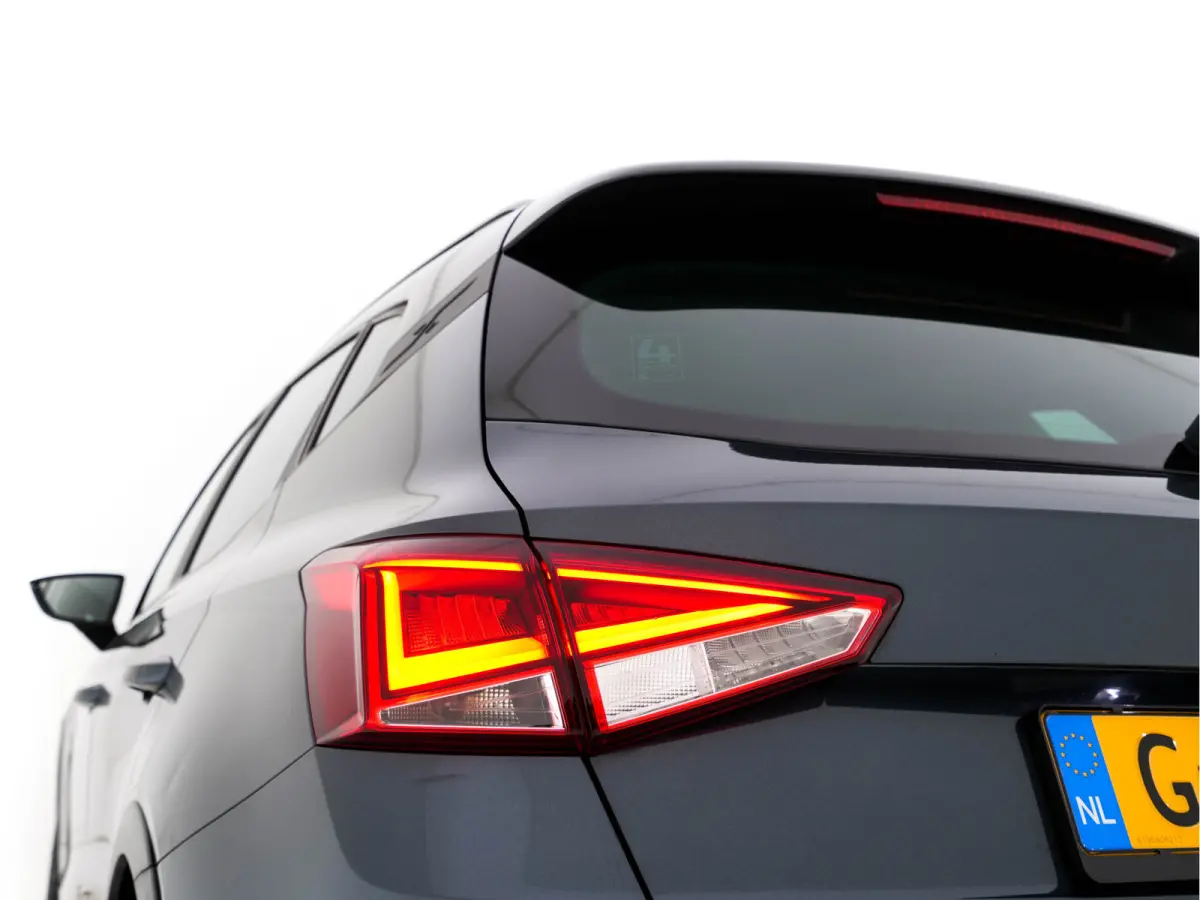 1.0 TSI Style Business Intense (INCL-BTW) Aut. *ADAPTIVE-CRUISE | NAVI-FULLMAP | KEYLESS | CAMERA | DAB | CARPLAY | PRIVACY-GLASS | ECC | PDC | 16''ALU*