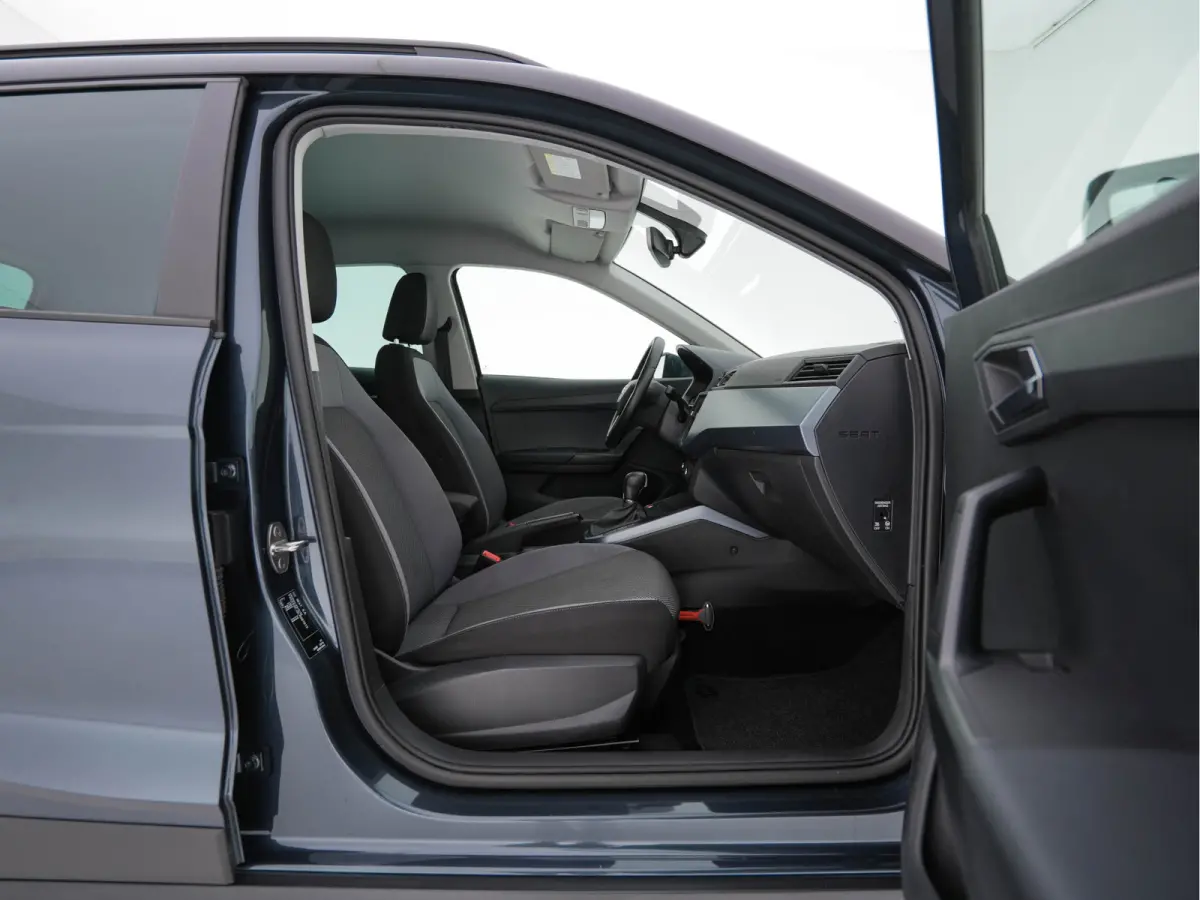 1.0 TSI Style Business Intense (INCL-BTW) Aut. *ADAPTIVE-CRUISE | NAVI-FULLMAP | KEYLESS | CAMERA | DAB | CARPLAY | PRIVACY-GLASS | ECC | PDC | 16''ALU*
