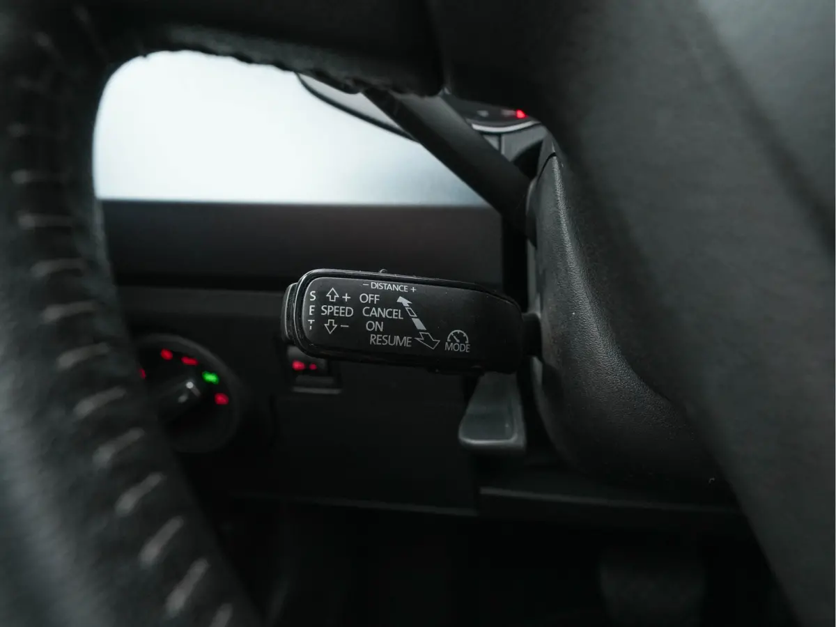 1.0 TSI Style Business Intense (INCL-BTW) Aut. *ADAPTIVE-CRUISE | NAVI-FULLMAP | KEYLESS | CAMERA | DAB | CARPLAY | PRIVACY-GLASS | ECC | PDC | 16''ALU*