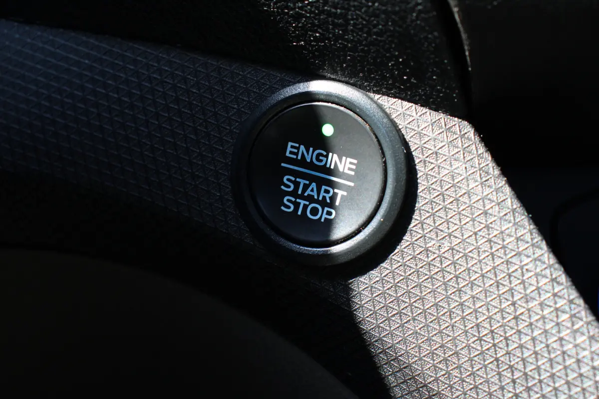 Compact 1.0 Titanium | PANODAK | DODE HOEK | PARK SENS V+A | CRUISE | CAMERA | LANE ASSIST | APPLE CARPLAY/ANDROID AUTO