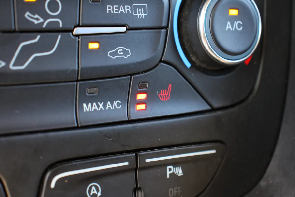 Compact 1.0 Titanium | PANODAK | DODE HOEK | PARK SENS V+A | CRUISE | CAMERA | LANE ASSIST | APPLE CARPLAY/ANDROID AUTO