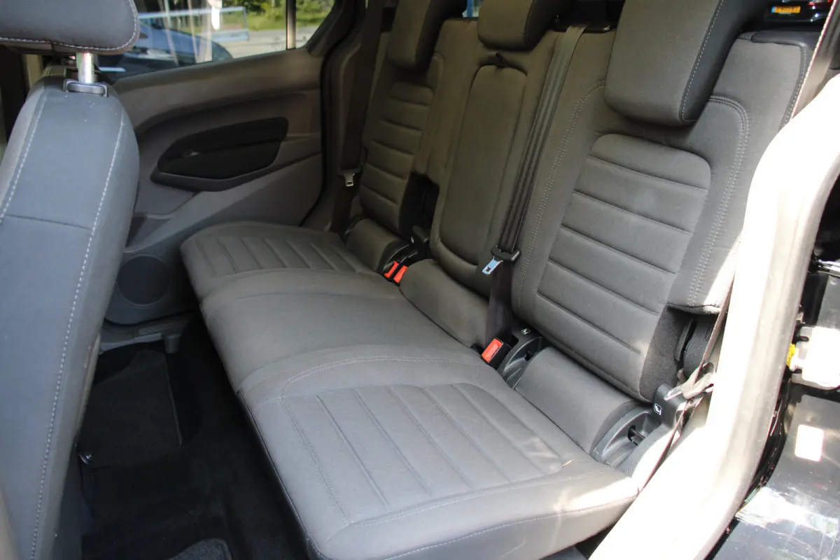 Compact 1.0 Titanium | PANODAK | DODE HOEK | PARK SENS V+A | CRUISE | CAMERA | LANE ASSIST | APPLE CARPLAY/ANDROID AUTO