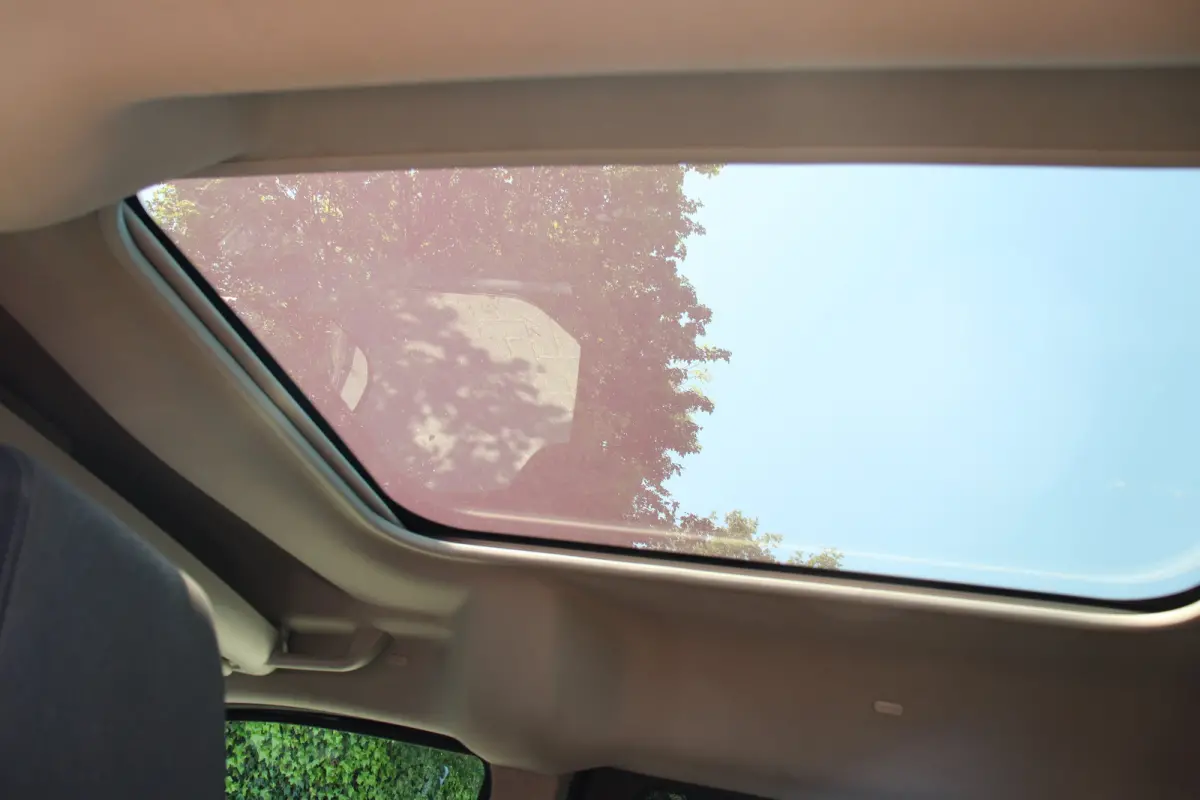 Compact 1.0 Titanium | PANODAK | DODE HOEK | PARK SENS V+A | CRUISE | CAMERA | LANE ASSIST | APPLE CARPLAY/ANDROID AUTO