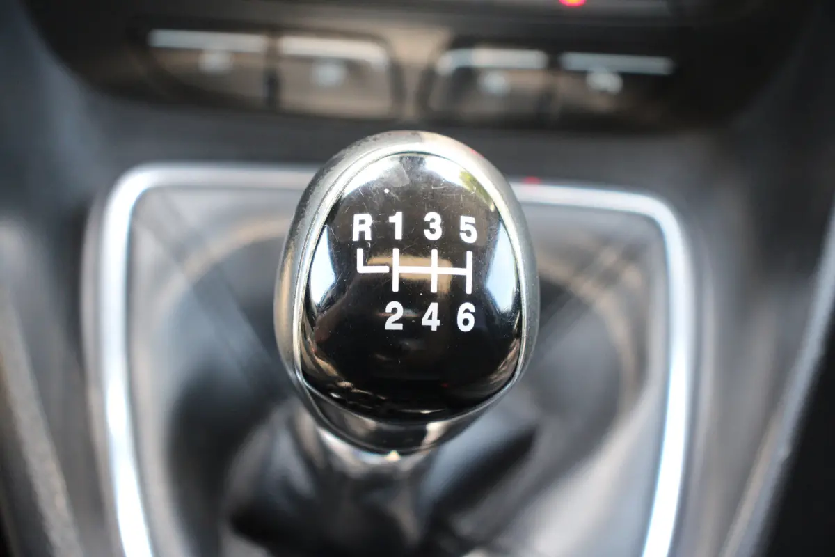 Compact 1.0 Titanium | PANODAK | DODE HOEK | PARK SENS V+A | CRUISE | CAMERA | LANE ASSIST | APPLE CARPLAY/ANDROID AUTO