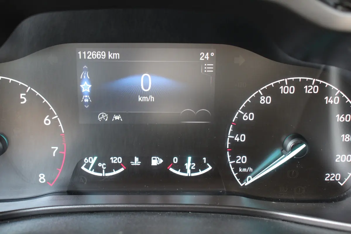 Compact 1.0 Titanium | PANODAK | DODE HOEK | PARK SENS V+A | CRUISE | CAMERA | LANE ASSIST | APPLE CARPLAY/ANDROID AUTO