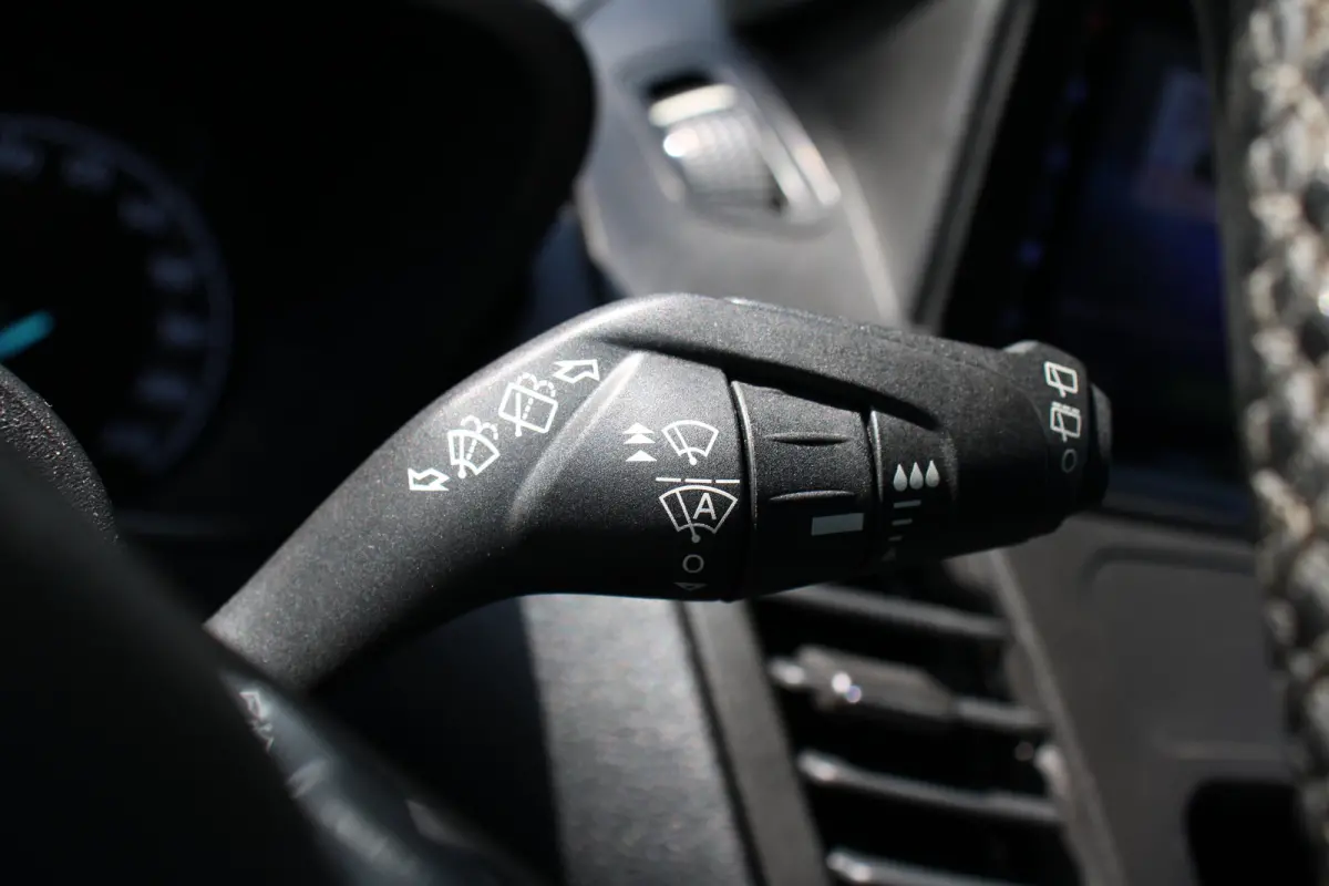 Compact 1.0 Titanium | PANODAK | DODE HOEK | PARK SENS V+A | CRUISE | CAMERA | LANE ASSIST | APPLE CARPLAY/ANDROID AUTO