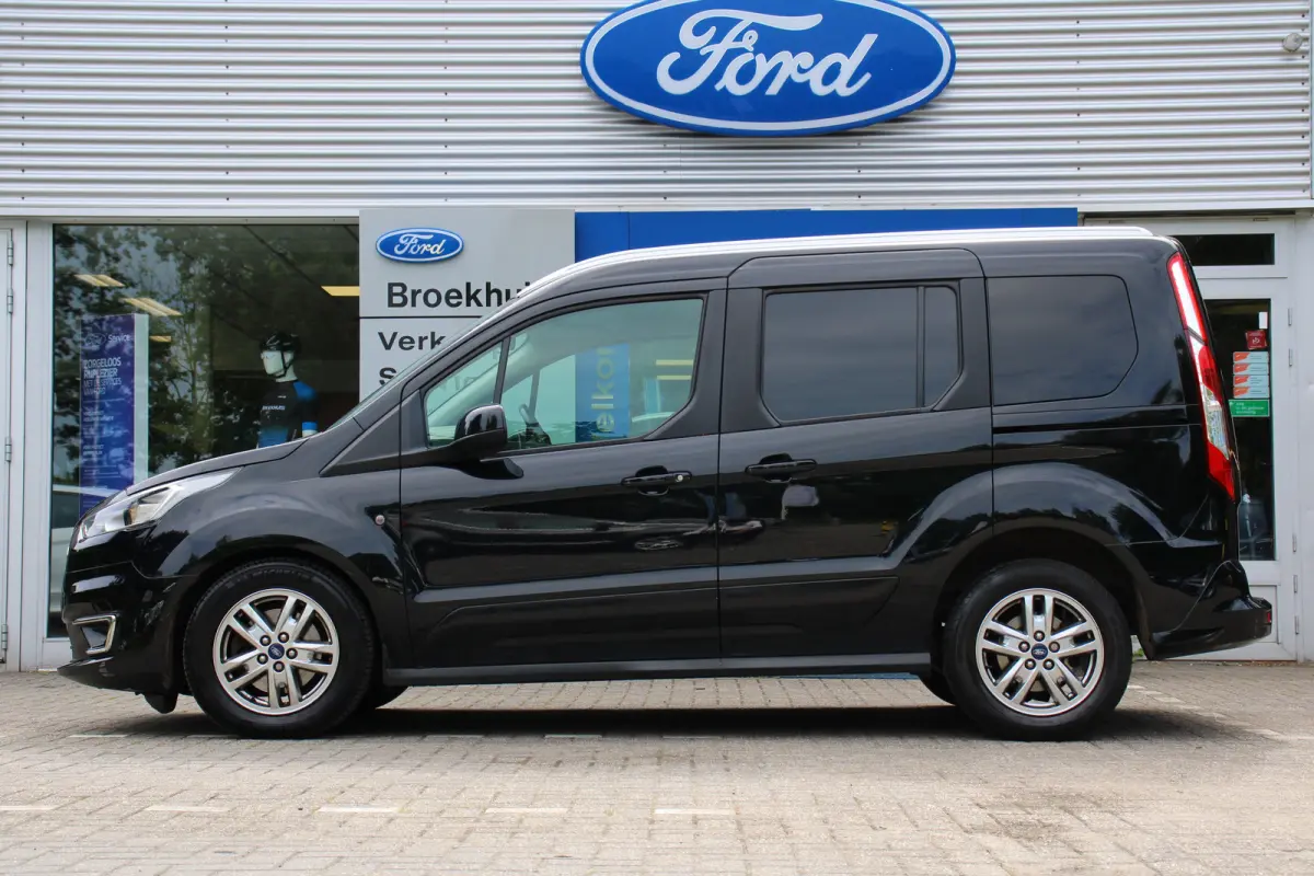 Compact 1.0 Titanium | PANODAK | DODE HOEK | PARK SENS V+A | CRUISE | CAMERA | LANE ASSIST | APPLE CARPLAY/ANDROID AUTO