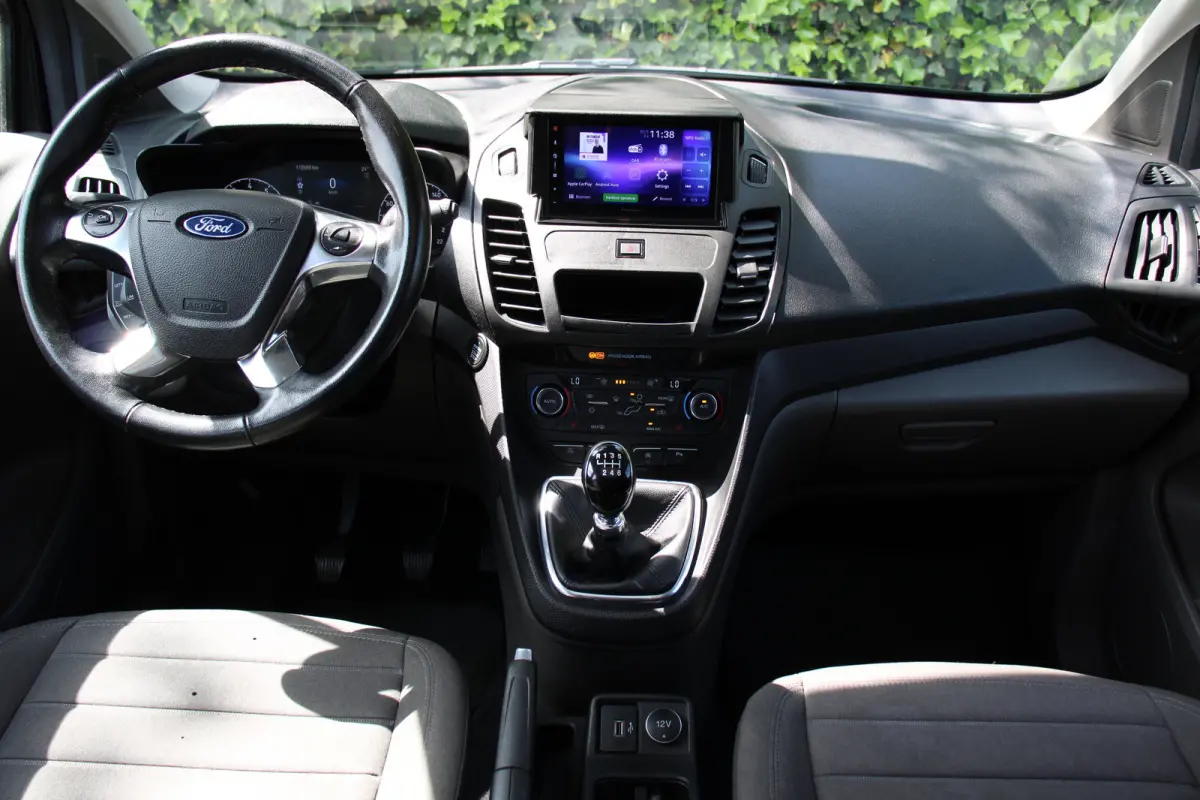 Compact 1.0 Titanium | PANODAK | DODE HOEK | PARK SENS V+A | CRUISE | CAMERA | LANE ASSIST | APPLE CARPLAY/ANDROID AUTO